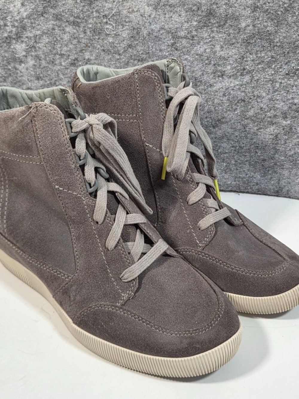 Sorel Wedge Sneakers Women 9.5 Gray Suede High Top Lace Up Casual Shoes